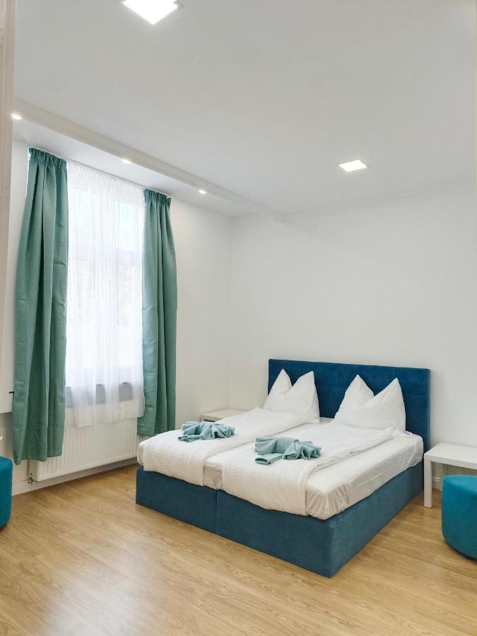 Ruyi Holiday Sopron Esterno foto