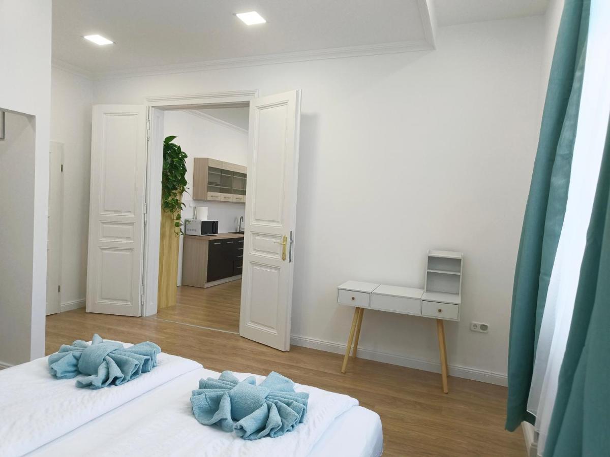 Ruyi Holiday Sopron Esterno foto