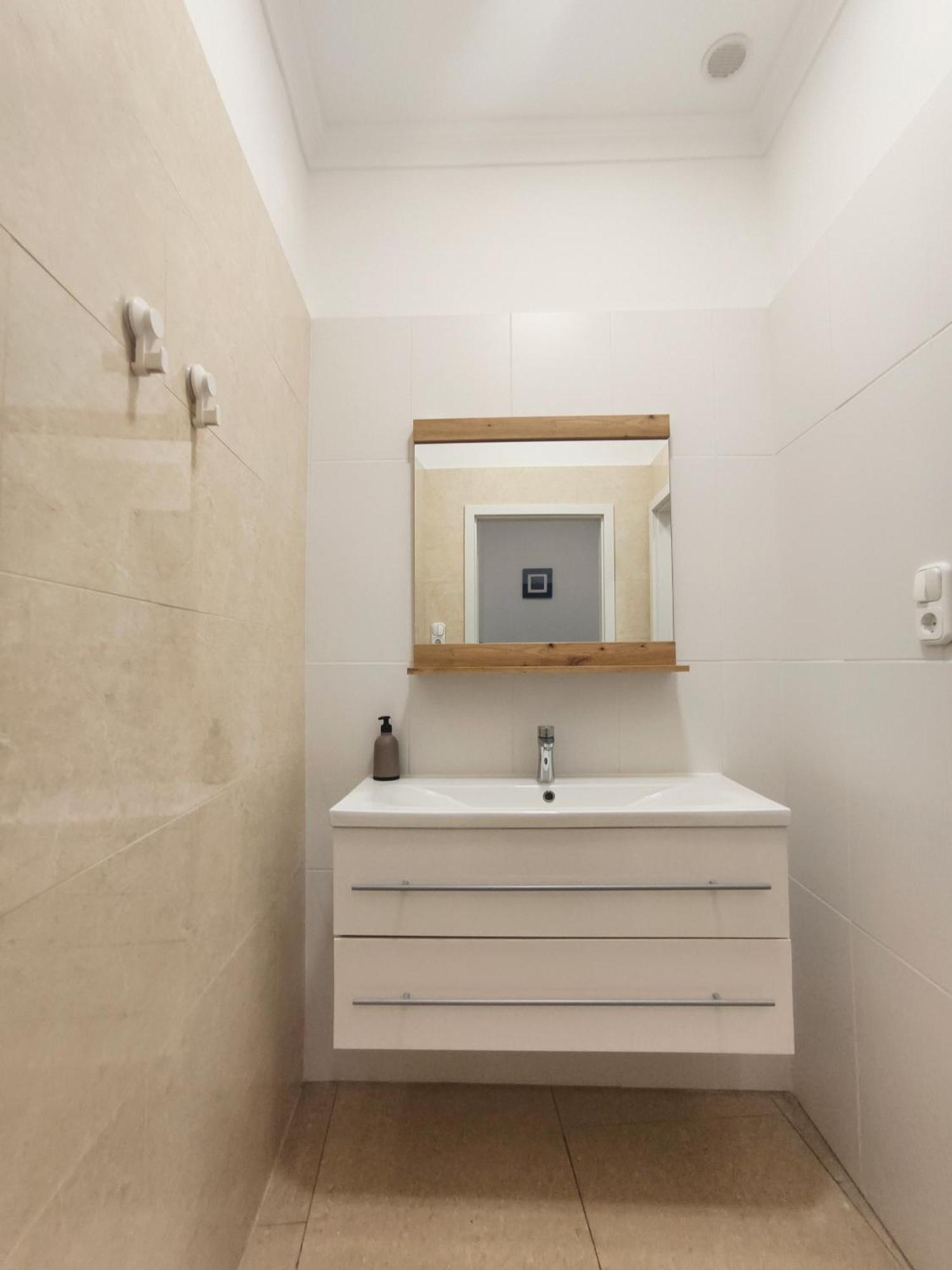 Ruyi Holiday Sopron Esterno foto